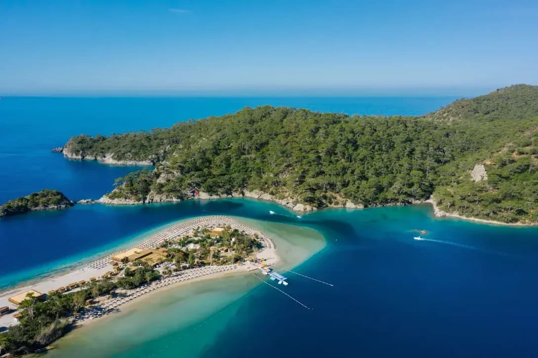Cómo elegir la escapada mediterránea ideal según tu estilo de viaje